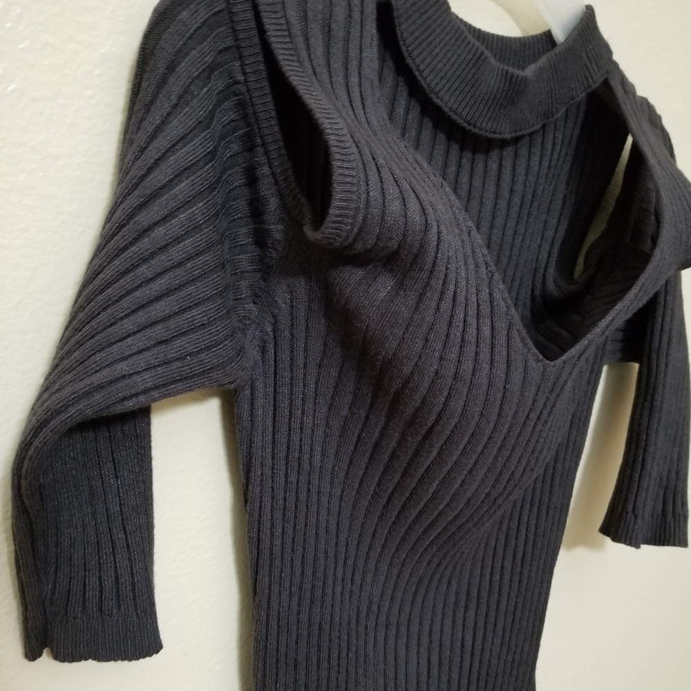 Sweater - Picture 3 of 4